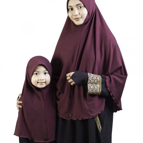 Tudung Salwani Maroon